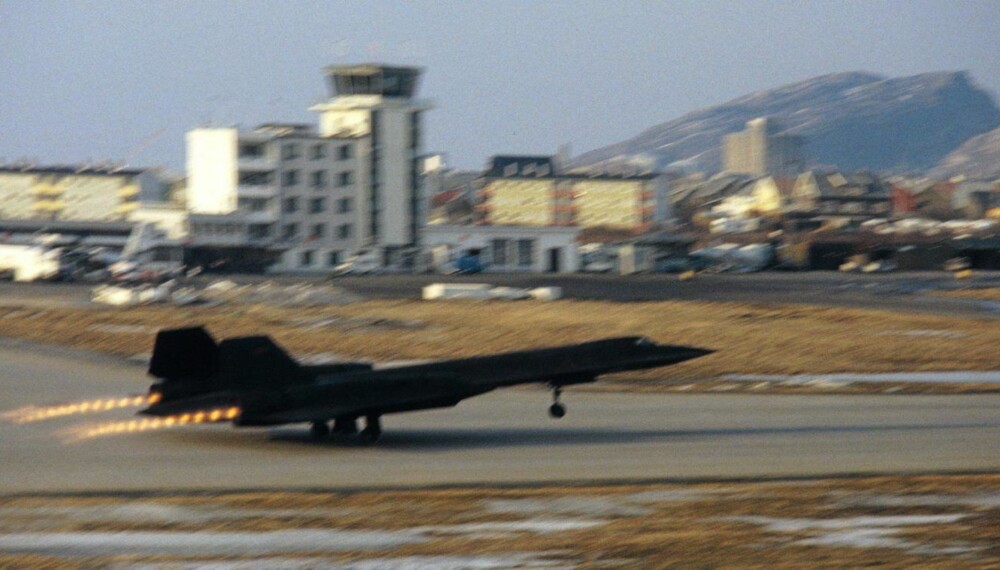 SR-71 er reparert i Bodø og tar av for første gang fra norsk jord i 1981. SR-71 er reparert i Bodø og tar av for første gang fra norsk jord i 1981.