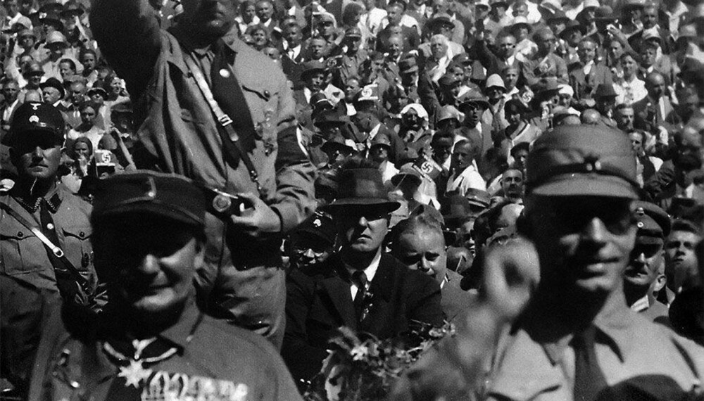 Krakket i 1927 fikk mange til å miste troen på bedre tider. Det utnyttet nazistene. Dette bildet er fra 1928. Krakket i 1927 fikk mange til å miste troen på bedre tider. Det utnyttet nazistene. Dette bildet er fra 1928.