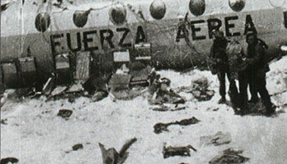 I 1972 falt to fly ned i hver sin del av verden på samme dag – fredag 13. oktober. I 1972 falt to fly ned i hver sin del av verden på samme dag – fredag 13. oktober.