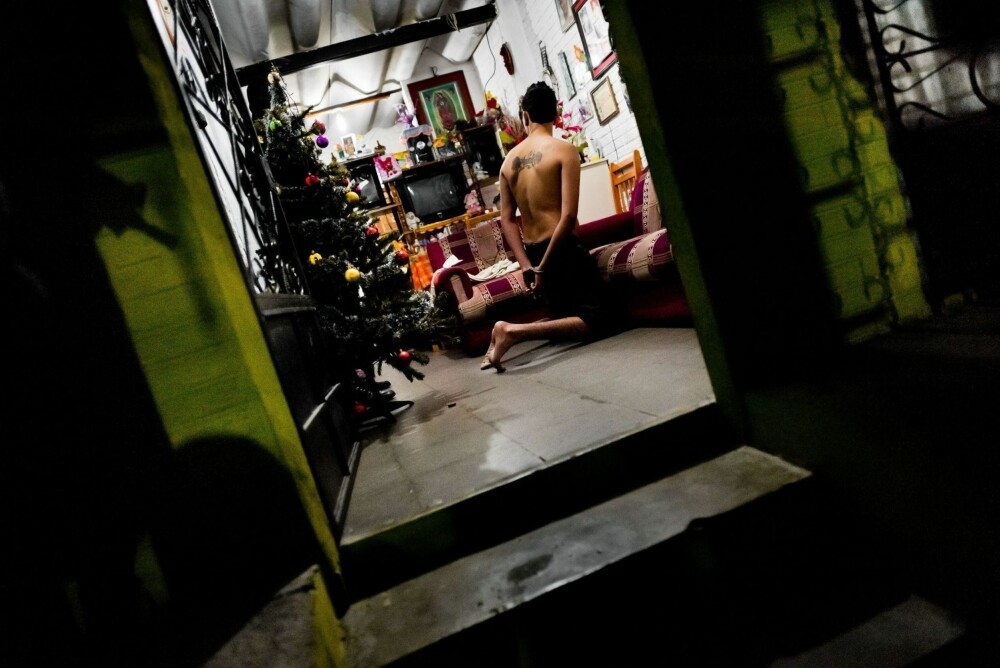 BAD BOYS:Politiet foretar ofte raid om natten. BAD BOYS:Politiet foretar ofte raid om natten.