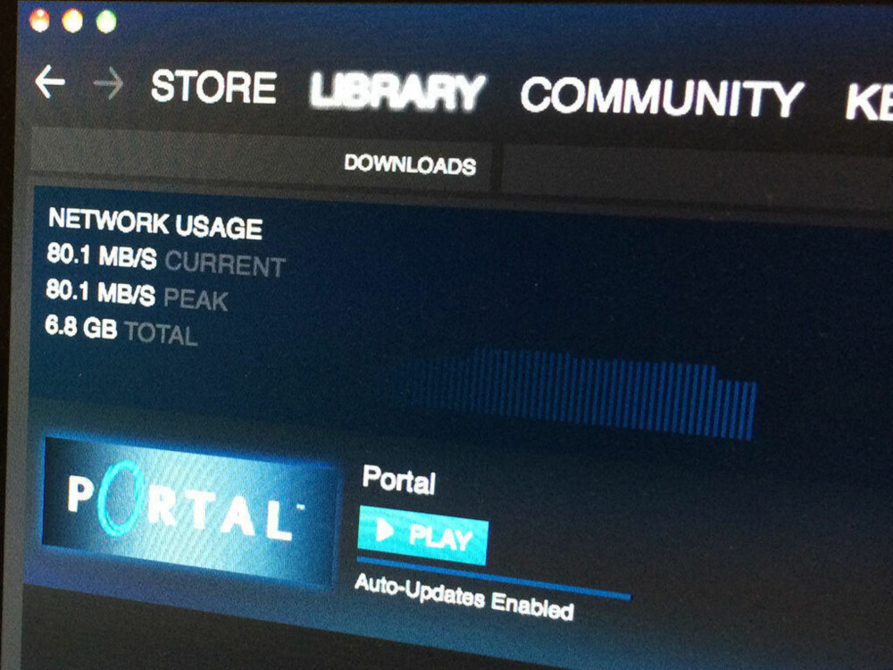 Å utnytte gigabit for en enkelt bruker er ikke lett, men kan ha noe for seg når man for eksempel laster ned spill. Her laster Kent ned med over 80 MB per sekund - rundt 640 megabit. Å utnytte gigabit for en enkelt bruker er ikke lett, men kan ha noe for seg når man for eksempel laster ned spill. Her laster Kent ned med over 80 MB per sekund - rundt 640 megabit.