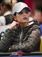 JOBB: Kjendis, programvert, modell, pokerspiller? Det er ikke lett å gi Aylar en arbeidstittel. JOBB: Kjendis, programvert, modell, pokerspiller? Det er ikke lett å gi Aylar en arbeidstittel.