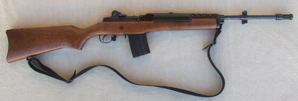 DRAPSVÅPEN: En .223 kaliber Ruger Mini-14 jaktrifle ble funnet og identifisert som våpenet Hanson brukte da han jaktet på sine ofre i Alaskas skoger. DRAPSVÅPEN: En .223 kaliber Ruger Mini-14 jaktrifle ble funnet og identifisert som våpenet Hanson brukte da han jaktet på sine ofre i Alaskas skoger.