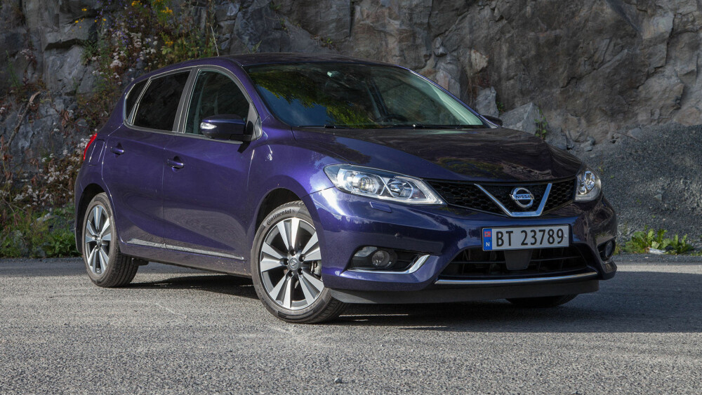 Med Pulsar har Nissan gått litt bort fra det ikke veldig vellykkede designspråket på Leaf og Juke. Resultatet er ganske vellykket, men står litt i fare for å bli likt "alt annet". Med Pulsar har Nissan gått litt bort fra det ikke veldig vellykkede designspråket på Leaf og Juke. Resultatet er ganske vellykket, men står litt i fare for å bli likt "alt annet".