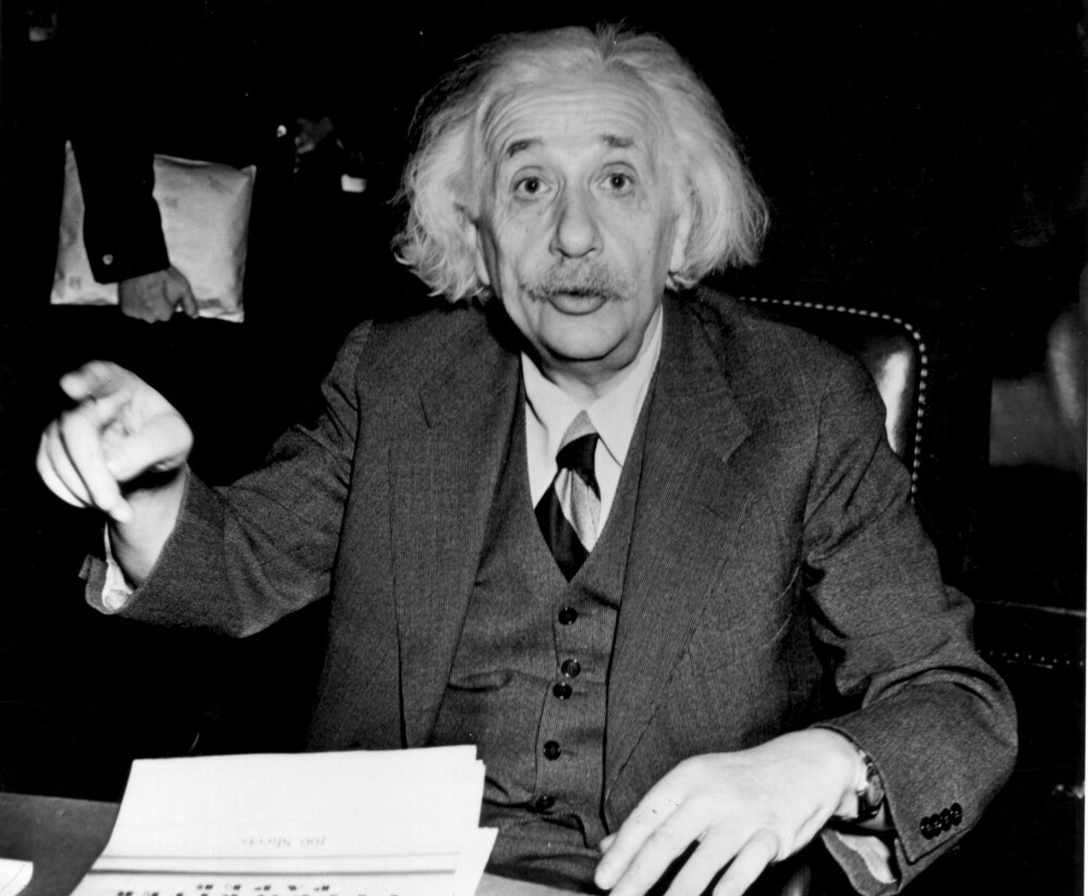 Albert Einstein er universelt ansett som en av historiens smarteste mennesker. Ryktene skal ha det til at han lagde en gåte bare to prosent av befolkningen klarte å løse. Albert Einstein er universelt ansett som en av historiens smarteste mennesker. Ryktene skal ha det til at han lagde en gåte bare to prosent av befolkningen klarte å løse.