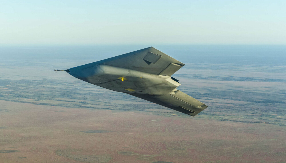 STEALTH: Den britiskutviklede kampdronen Taranis er bygget etter stealthprinsipper som gjør den vanskelig å se på radar. Når flyet attpåtil beveger seg raskere enn lyden, kan våpenet være over fienden før de har sjans til å oppdage det. STEALTH: Den britiskutviklede kampdronen Taranis er bygget etter stealthprinsipper som gjør den vanskelig å se på radar. Når flyet attpåtil beveger seg raskere enn lyden, kan våpenet være over fienden før de har sjans til å oppdage det.