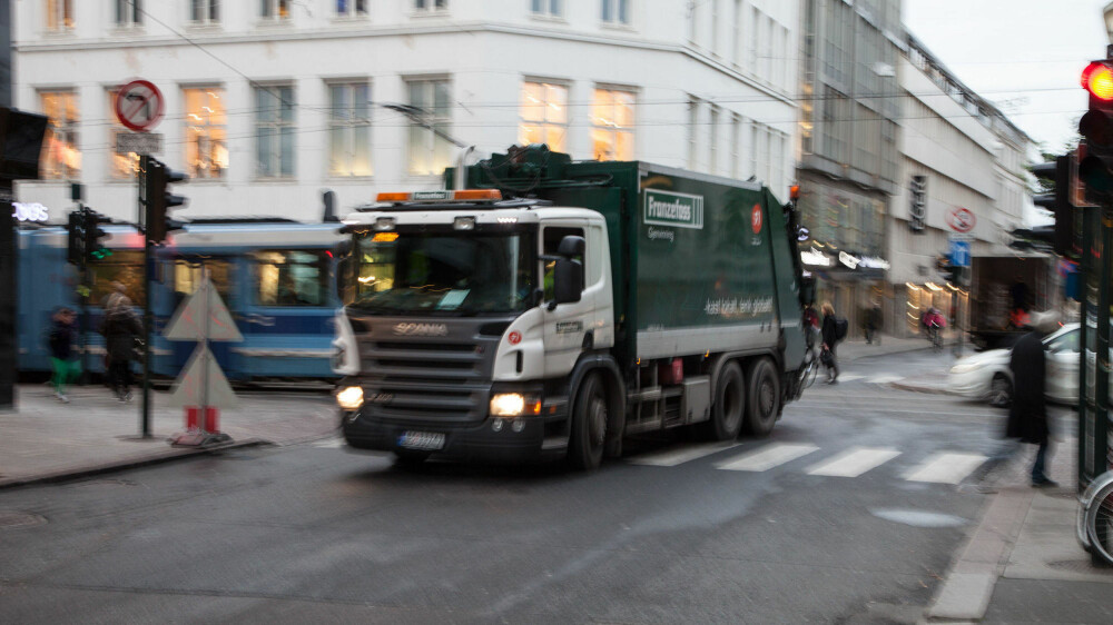 FÅ PRIVATBILER: Den store majoriteten av trafikk innenfor Ring 1 er i dag kjøretøyer som også i fremtiden skal slippe frem - inkludert buss, lastebiler og taxi. FÅ PRIVATBILER: Den store majoriteten av trafikk innenfor Ring 1 er i dag kjøretøyer som også i fremtiden skal slippe frem - inkludert buss, lastebiler og taxi.
