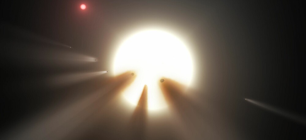 GAL TEORI: Da astrofysikere ble obs på den merkelige stjernen KIC 8462852, var den mest plausible forklaringen at en meteorsverm kretset rundt planeten. Men den teorien stemte ikke helt. GAL TEORI: Da astrofysikere ble obs på den merkelige stjernen KIC 8462852, var den mest plausible forklaringen at en meteorsverm kretset rundt planeten. Men den teorien stemte ikke helt.