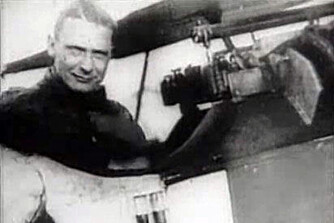 UNGE GÖRING: Den unge piloten Herman Göring fotografert i sin Fokker D.VII under 1. verdenskrig. UNGE GÖRING: Den unge piloten Herman Göring fotografert i sin Fokker D.VII under 1. verdenskrig.