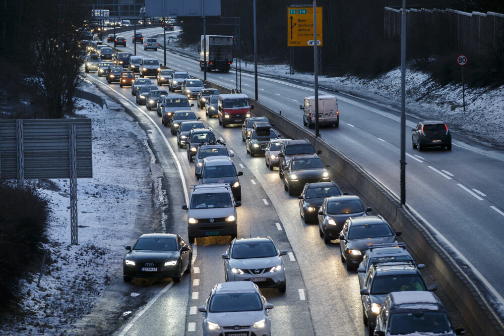 KØ INN TIL OSLO: Det kan fort tette seg på vei inn til Oslo. Bildet er fra Ryen på Ring 3/E6 sørfra til Oslo. KØ INN TIL OSLO: Det kan fort tette seg på vei inn til Oslo. Bildet er fra Ryen på Ring 3/E6 sørfra til Oslo.