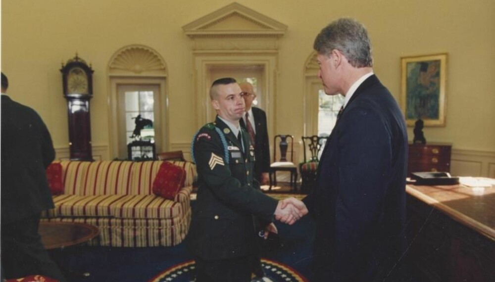 Randy Ramaglia fikk audiens hos president Bill Clinton grunnet sin deltagelse i Somalia. Randy Ramaglia fikk audiens hos president Bill Clinton grunnet sin deltagelse i Somalia.