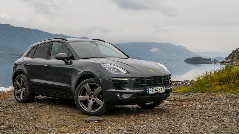 ALT FOR ALLE? Macan er en liten SUV med overraskende mye plass og en evne til å både være komfortabel og sportslig. ALT FOR ALLE? Macan er en liten SUV med overraskende mye plass og en evne til å både være komfortabel og sportslig.