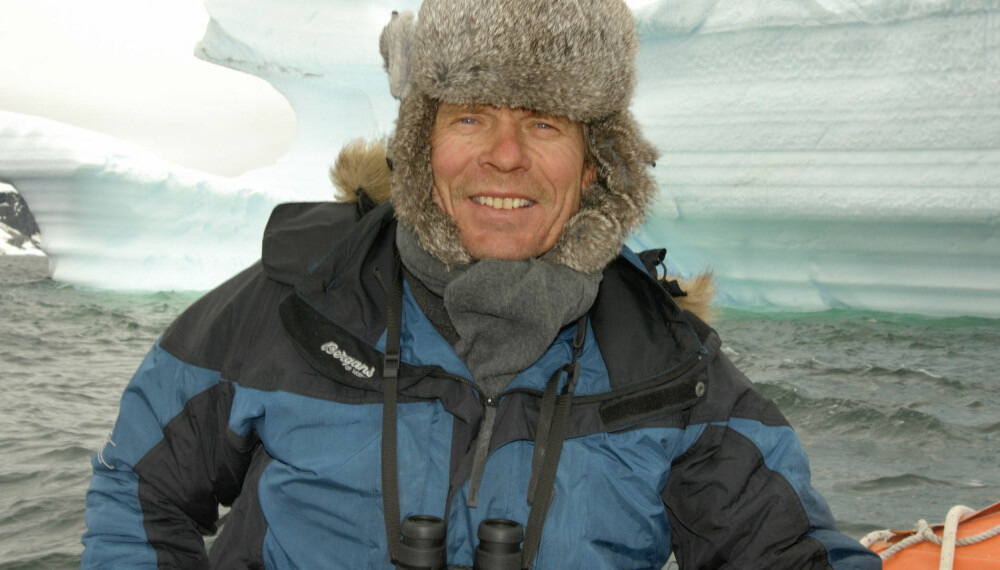 ARNE NÆVRA (62) er en av de mest kjente naturfotografene og naturfilmskaperne i Norden. Her blant isfjell i Lamaire Channel ved Den Antarktiske Halvøy. ARNE NÆVRA (62) er en av de mest kjente naturfotografene og naturfilmskaperne i Norden. Her blant isfjell i Lamaire Channel ved Den Antarktiske Halvøy.