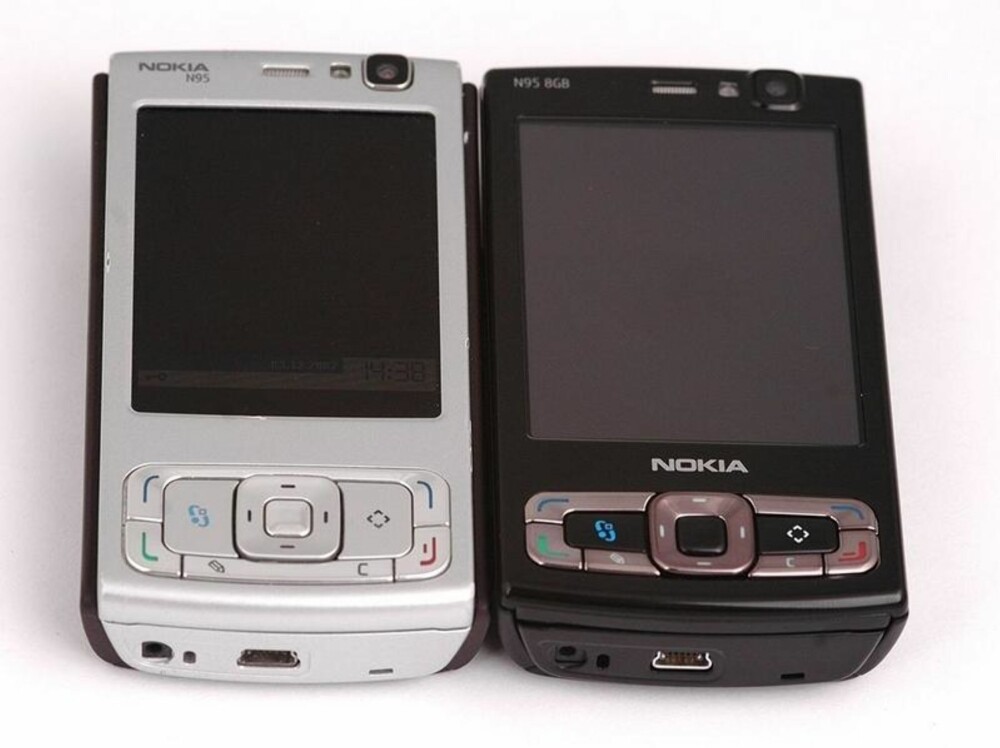SLUTTEN: N95 og oppfølgeren N95 8GB (til høyre) var de siste relevante mobiltelefonene Nokia laget. SLUTTEN: N95 og oppfølgeren N95 8GB (til høyre) var de siste relevante mobiltelefonene Nokia laget.