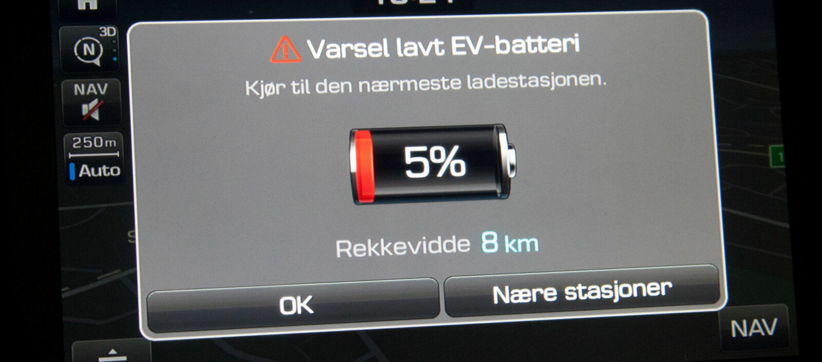 <b>BATTERIENES HELLIGE GRAL: </b>Kapasiteten på et batteri er en evig hodepine i alt fra mobiltelefoner til elbiler. Og jo større batteri, jo lengre ladetid. Såkalte faststoffbatterier kan imidlertid doble og tredoble kapasiteten i forhold til dagens batterier - og lade på et øyeblikk. Et kinesisk selskap hevder nå å ha både knekt koden for teknologien og startet produksjon av batteriene. <b>BATTERIENES HELLIGE GRAL: </b>Kapasiteten på et batteri er en evig hodepine i alt fra mobiltelefoner til elbiler. Og jo større batteri, jo lengre ladetid. Såkalte faststoffbatterier kan imidlertid doble og tredoble kapasiteten i forhold til dagens batterier - og lade på et øyeblikk. Et kinesisk selskap hevder nå å ha både knekt koden for teknologien og startet produksjon av batteriene.