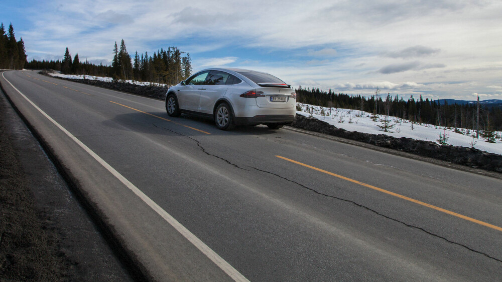 Elon Musk har sovet i fabrikken også tidligere, blant annet da det var problemer med produksjonen av Model X. Elon Musk har sovet i fabrikken også tidligere, blant annet da det var problemer med produksjonen av Model X.