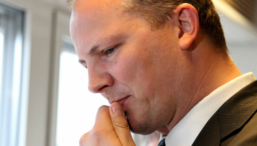 Samferdselsminister Ketil Solvik-Olsen gir grønt lys for økte takster i bomringen - men ber Oslo om å tenke seg om før de benytter muligheten. Samferdselsminister Ketil Solvik-Olsen gir grønt lys for økte takster i bomringen - men ber Oslo om å tenke seg om før de benytter muligheten.