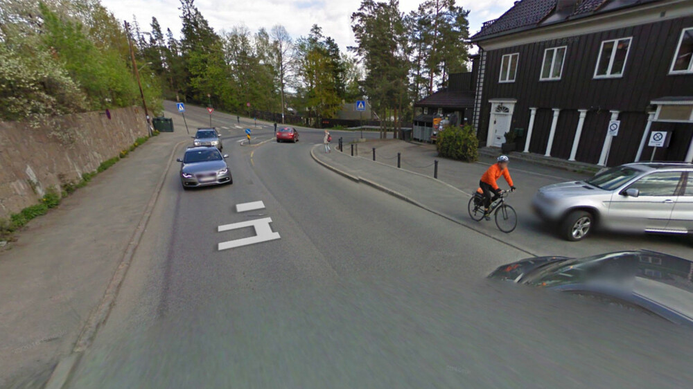 Veien opp og ned til Holmenkollen og Tryvann brukes av syklister for å sette rekorder. Veien opp og ned til Holmenkollen og Tryvann brukes av syklister for å sette rekorder.