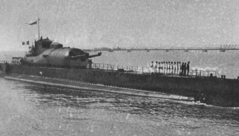 VERDENS STØRSTE: Den franske ubåten Surcouf var verdens største ubåt fra den var ferdigstilt i 1927 fram til Japan sjøsatte sin I-400 i 1943. Surcouf sank for øvrig etter en ulykke i 1942. VERDENS STØRSTE: Den franske ubåten Surcouf var verdens største ubåt fra den var ferdigstilt i 1927 fram til Japan sjøsatte sin I-400 i 1943. Surcouf sank for øvrig etter en ulykke i 1942.