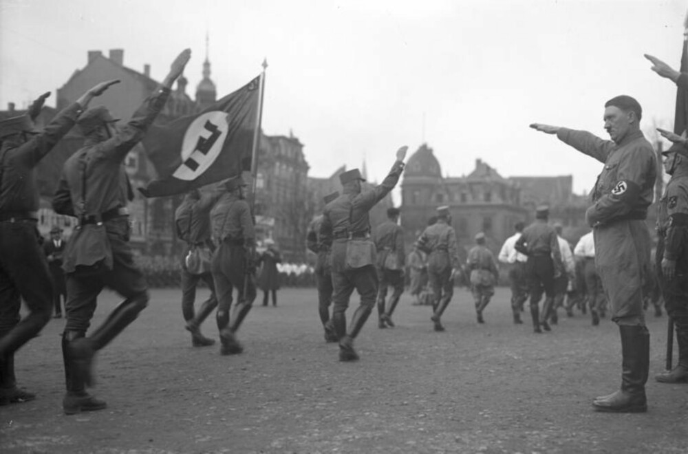 Adolf Hitler i 1932 Adolf Hitler i 1932