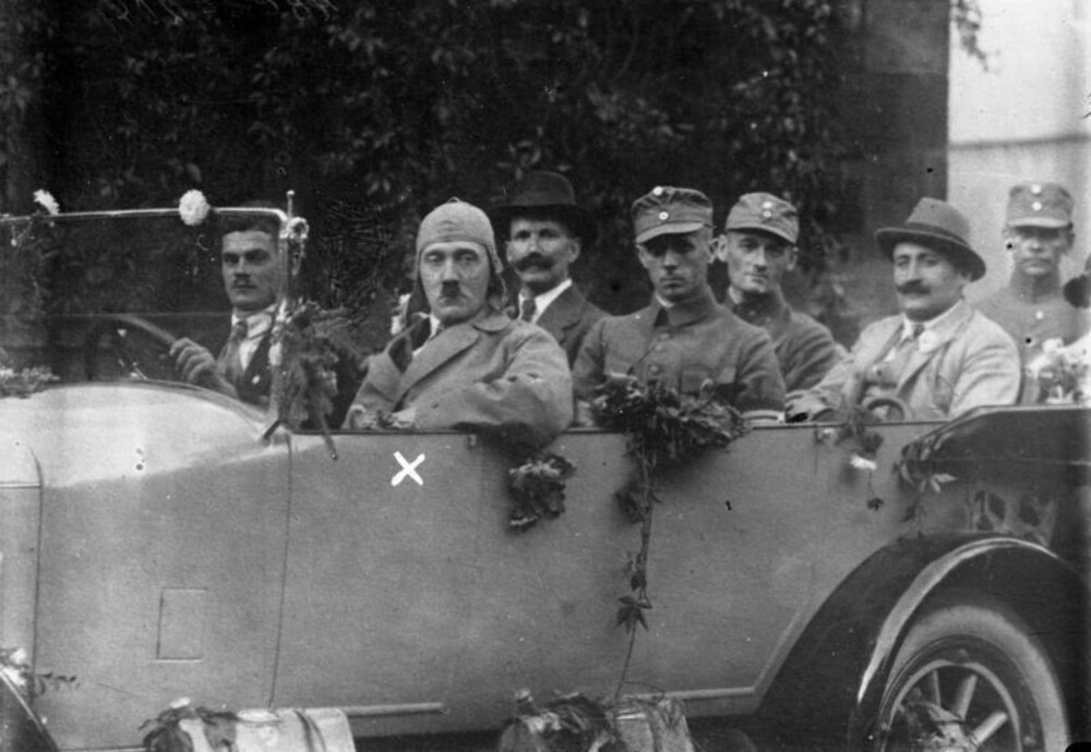 Hitler i Bayern i 1923. Hitler i Bayern i 1923.
