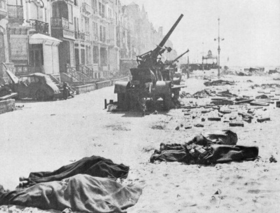 <b>FORLATT: </b>Britisk antiluftskyts står forlatt i Dunkirk i 1940. <b>FORLATT: </b>Britisk antiluftskyts står forlatt i Dunkirk i 1940.