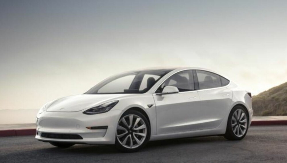 Sort er den eneste fargen som ikke koster ekstra. Her er Model 3 i perlehvit. Sort er den eneste fargen som ikke koster ekstra. Her er Model 3 i perlehvit.