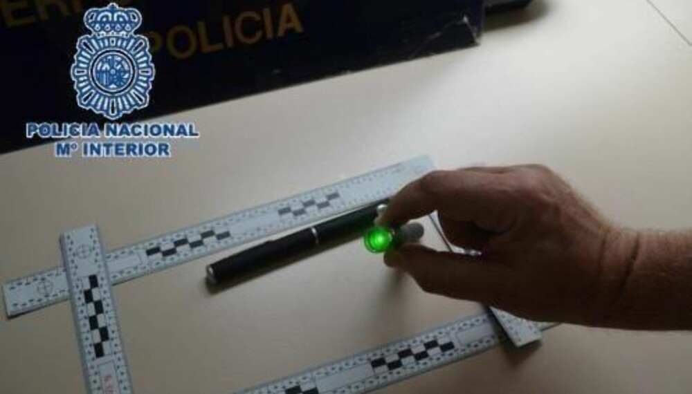LASERPENN: Politiets bilde av en av de to konfiskerte laserpennene. LASERPENN: Politiets bilde av en av de to konfiskerte laserpennene.