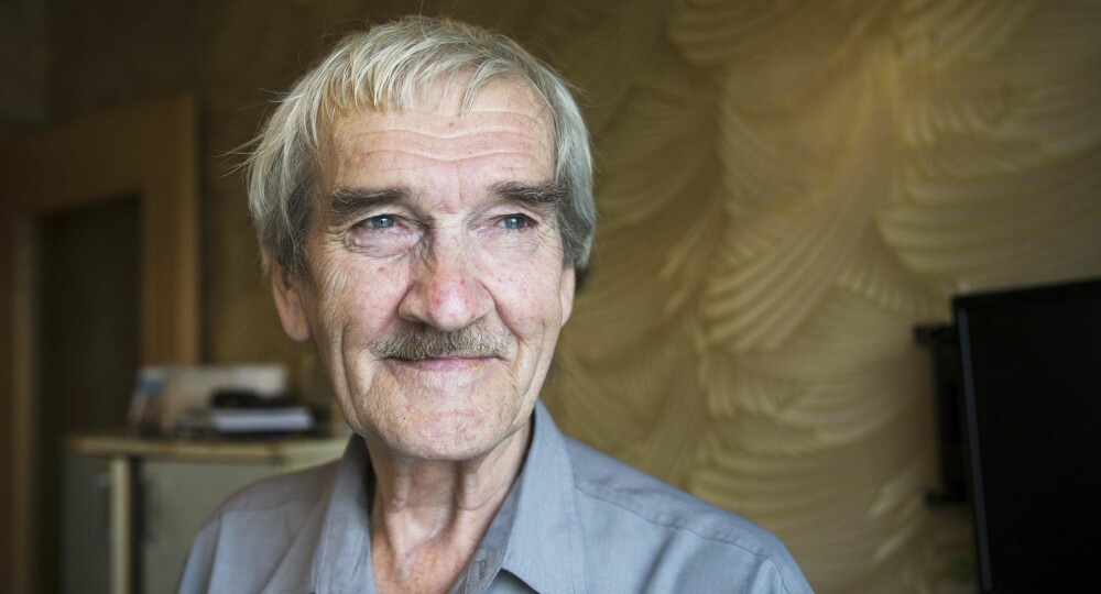 RETT MANN TIL RETT TID: Stanislav Petrov poserer for en fotograf i hjemmet sitt i Fryazino 27. august 2015. Han bodde her til sin død i mai 2017. RETT MANN TIL RETT TID: Stanislav Petrov poserer for en fotograf i hjemmet sitt i Fryazino 27. august 2015. Han bodde her til sin død i mai 2017.