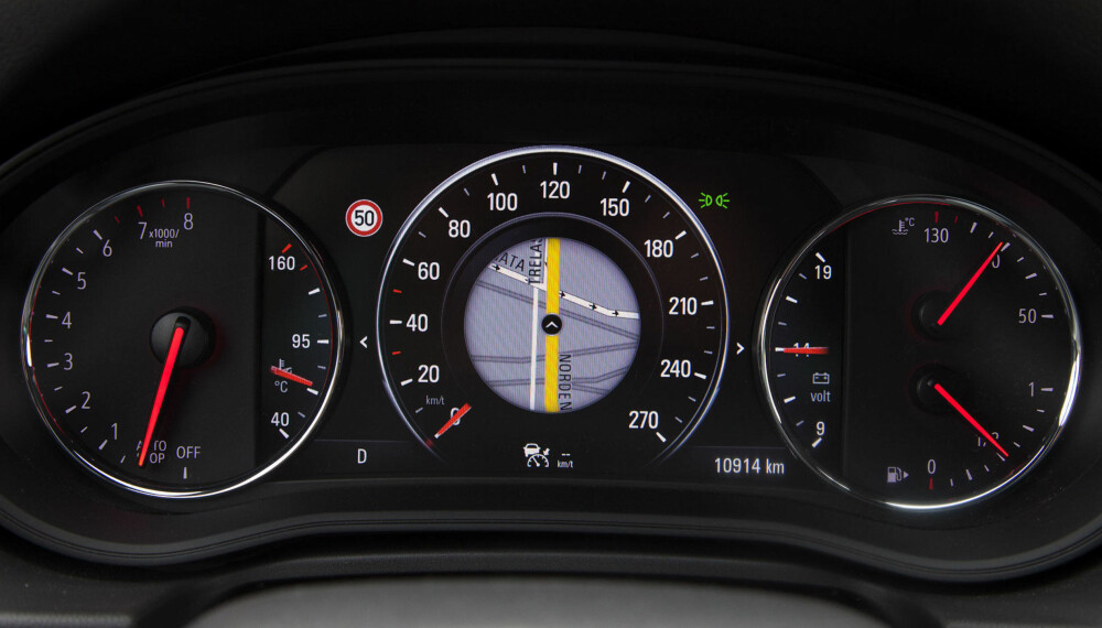 Opel har gjort så godt de kan med å blande sammen det heldigitale med det analoge. Opel har gjort så godt de kan med å blande sammen det heldigitale med det analoge.