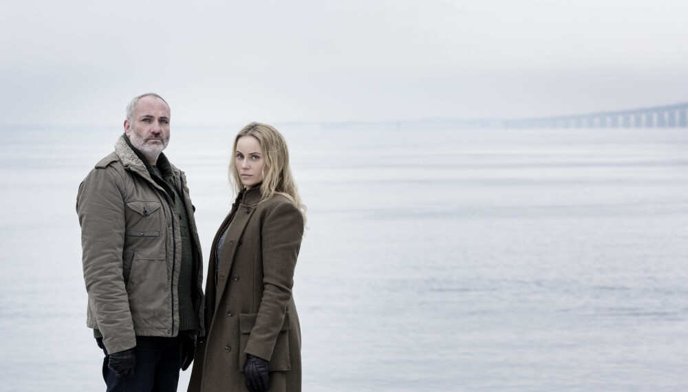 BROEN: Den dansk-svenske serien «Broen» har blitt en stor internasjonal suksess. Her Sofia Helin som spiller Saga Norén, sammen med Kim Bodnia som spilte Martin Rohde i de to første sesongene. Bodnias karakter ble en favoritt blant fansen, men Rosenfeldt avslører at han vil ikke dukke opp i den siste sesongen. BROEN: Den dansk-svenske serien «Broen» har blitt en stor internasjonal suksess. Her Sofia Helin som spiller Saga Norén, sammen med Kim Bodnia som spilte Martin Rohde i de to første sesongene. Bodnias karakter ble en favoritt blant fansen, men Rosenfeldt avslører at han vil ikke dukke opp i den siste sesongen.