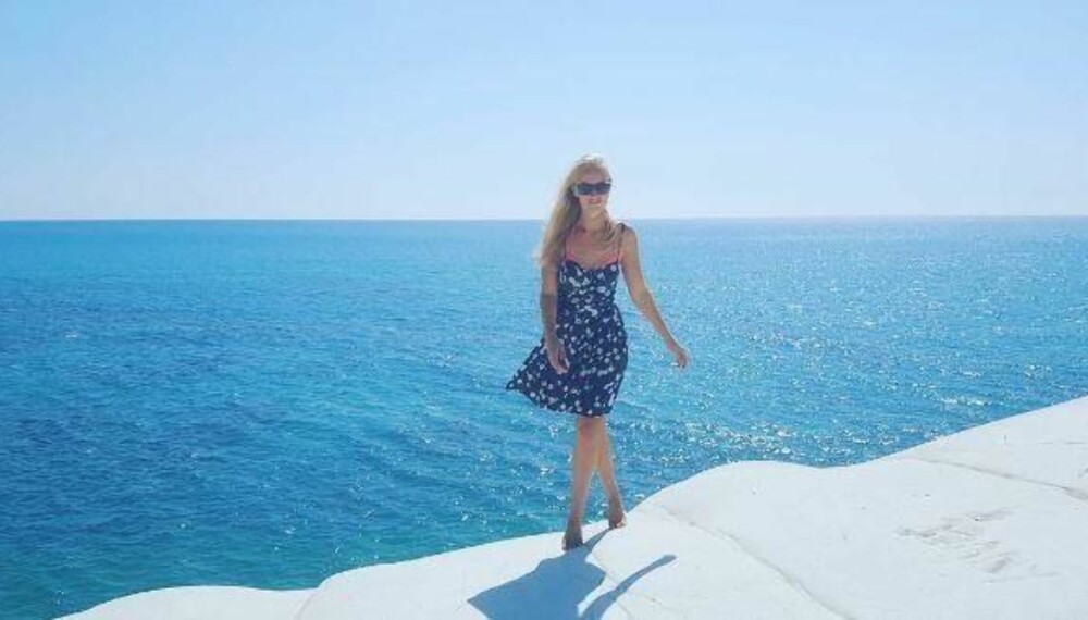 NESTEN 80.000 FØLGERE: Den 24 år gamle piloten Lindy Mariëlle Kats blitt en aldri så liten Instagram-hit. Foto: Instagram/pilot_lindy NESTEN 80.000 FØLGERE: Den 24 år gamle piloten Lindy Mariëlle Kats blitt en aldri så liten Instagram-hit. Foto: Instagram/pilot_lindy