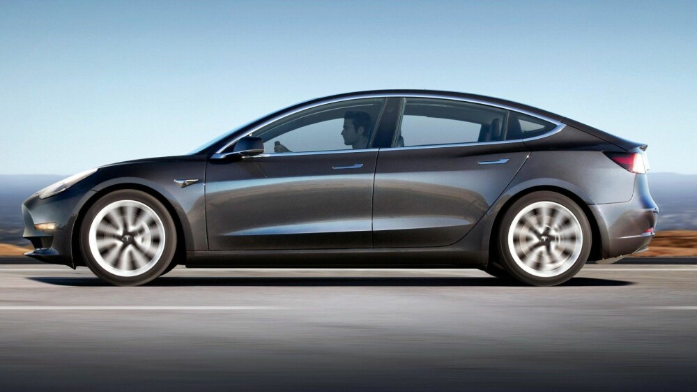 FÅR BREMSESLAKT: Det amerikanske forbrukermagasinet Consumer Reports har testet Tesla Model 3. De ble ikke imponert. Noe av det som skuffet var kupéstøy og stivt understell. Men det mest kritiske var at bremsene ikke fungerte godt. FÅR BREMSESLAKT: Det amerikanske forbrukermagasinet Consumer Reports har testet Tesla Model 3. De ble ikke imponert. Noe av det som skuffet var kupéstøy og stivt understell. Men det mest kritiske var at bremsene ikke fungerte godt.