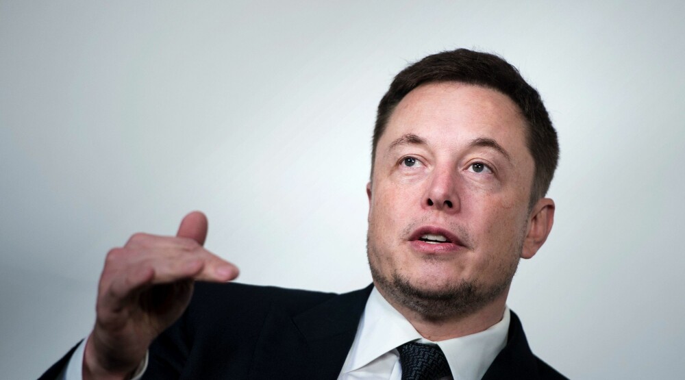 Tesla- og SpaceX-grunnlegger Elon Musk planlegger å sende bilen ut i verdensrommet. Tesla- og SpaceX-grunnlegger Elon Musk planlegger å sende bilen ut i verdensrommet.