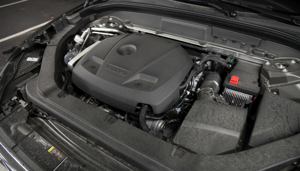 Volvo satser nå utelukkende på 2-litersmotorer og elektrisitet. T5-utgaven har bare førstnevnte. Volvo satser nå utelukkende på 2-litersmotorer og elektrisitet. T5-utgaven har bare førstnevnte.