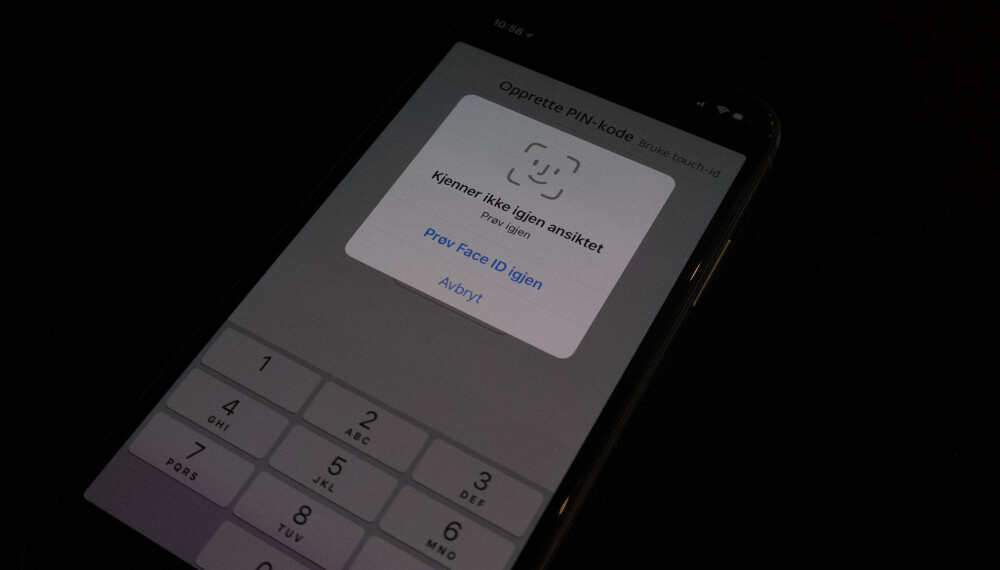 Face ID implementeres også inn i apper som trenger kode. Face ID implementeres også inn i apper som trenger kode.