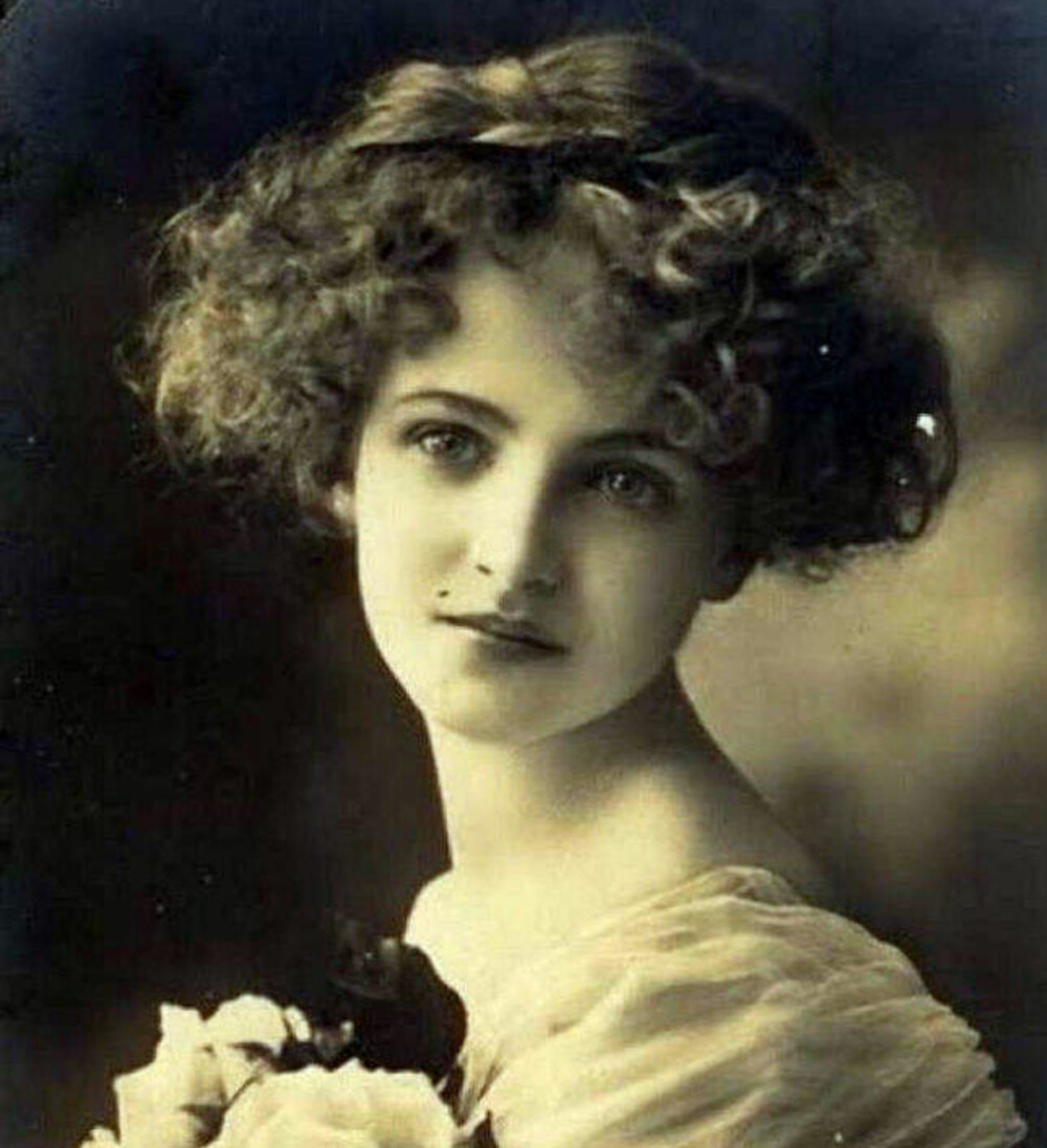 GRUSOM SKJEBNE: Blanche Monnier var en vakker, ung pike fra en velstående familie. Hun hadde alle muligheter i livet, men så forelsket hun seg i en mann moren ikke kunne godta. GRUSOM SKJEBNE: Blanche Monnier var en vakker, ung pike fra en velstående familie. Hun hadde alle muligheter i livet, men så forelsket hun seg i en mann moren ikke kunne godta.