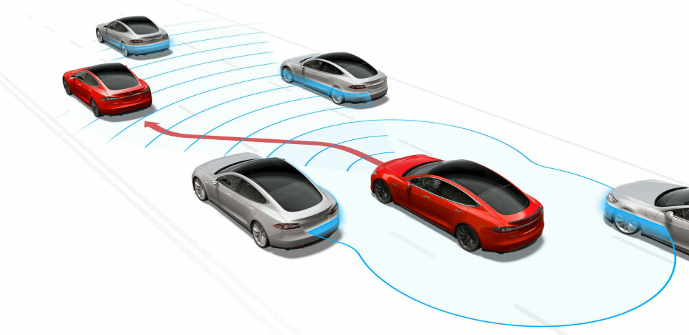 AUTOPILOT: Tesla satser på selvkjørende teknologi i sine biler. Det tror motorveteran Bob Lutz vil redde bilprodusenter en stund framover. Innen 20 år tror han likevel at flåter med selvkjørende biler fra selskap som Uber og Lyft vil være dominerende. AUTOPILOT: Tesla satser på selvkjørende teknologi i sine biler. Det tror motorveteran Bob Lutz vil redde bilprodusenter en stund framover. Innen 20 år tror han likevel at flåter med selvkjørende biler fra selskap som Uber og Lyft vil være dominerende.