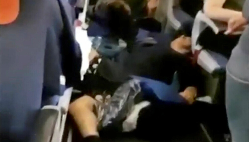 Minst 27 personer ble skadd da et Aeroflot-fly fra Moskva havnet i alvorlig turbulens under en flyving til Bangkok, opplyste det russiske flyselskapet. Minst 27 personer ble skadd da et Aeroflot-fly fra Moskva havnet i alvorlig turbulens under en flyving til Bangkok, opplyste det russiske flyselskapet.