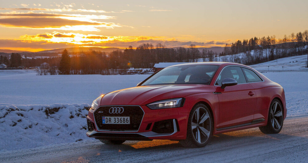 RS5 I SOLOPPGANG: Audi har fått mye skryt for sitt ganske markante A5-design. I RS-utgave har den blitt enda tøffere. RS5 I SOLOPPGANG: Audi har fått mye skryt for sitt ganske markante A5-design. I RS-utgave har den blitt enda tøffere.