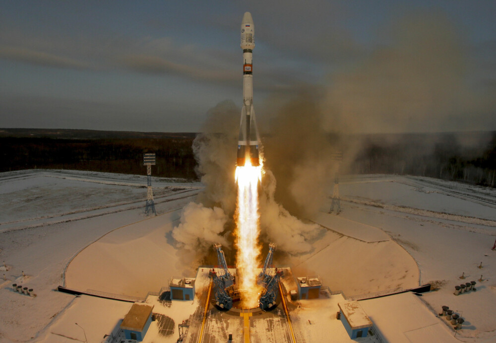 MISTET KONTAKTEN: En russisk Sojuz-rakett sendte en værsatellitt og 18 småsatellitter ut i bane tirsdag. Senere samme dag kom meldingen om at russiske myndigheter ikke fikk kontakt med værsatellitten. MISTET KONTAKTEN: En russisk Sojuz-rakett sendte en værsatellitt og 18 småsatellitter ut i bane tirsdag. Senere samme dag kom meldingen om at russiske myndigheter ikke fikk kontakt med værsatellitten.