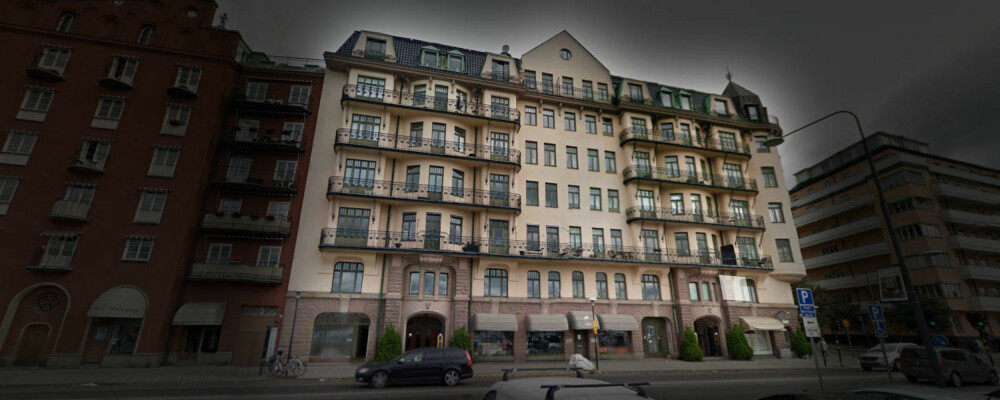 TRIPPELDRAP: Her, i Norr Mälarstrand 24 i Stockholm, gikk jurist og politiker Hjalmar Von Sydow inn døren for siste gang en ettermiddagen den 7. mars 1932. Han ble båret ut i likpose kort tid etter sammen med to kvinner. To til skulle dø innen kvelden var omme. TRIPPELDRAP: Her, i Norr Mälarstrand 24 i Stockholm, gikk jurist og politiker Hjalmar Von Sydow inn døren for siste gang en ettermiddagen den 7. mars 1932. Han ble båret ut i likpose kort tid etter sammen med to kvinner. To til skulle dø innen kvelden var omme.
