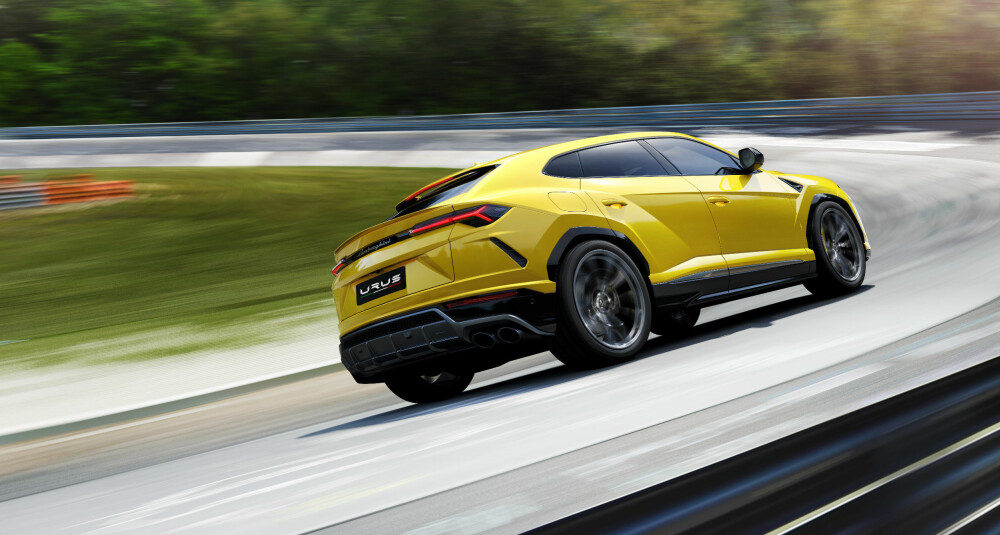 Lamborghini Urus skal være svært kompetent til banekjøring, i tillegg til at den er en fullblods SUV. Lamborghini Urus skal være svært kompetent til banekjøring, i tillegg til at den er en fullblods SUV.