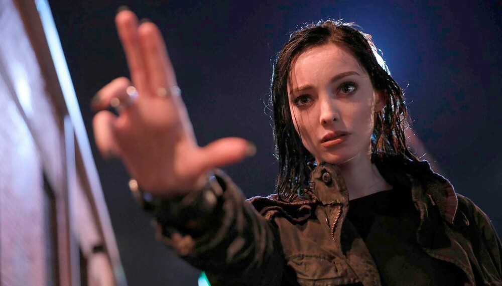Emma Dumont i rollen som Polaris. Emma Dumont i rollen som Polaris.