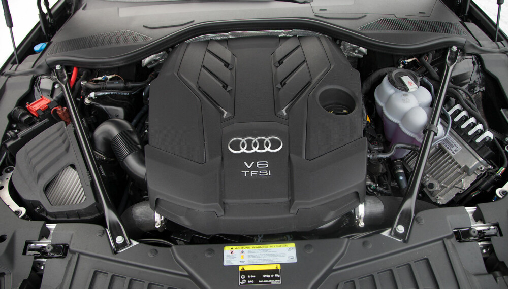 Du vet du kjører stor bil, når en 3-liters V6-er er den minste motoren. Du vet du kjører stor bil, når en 3-liters V6-er er den minste motoren.