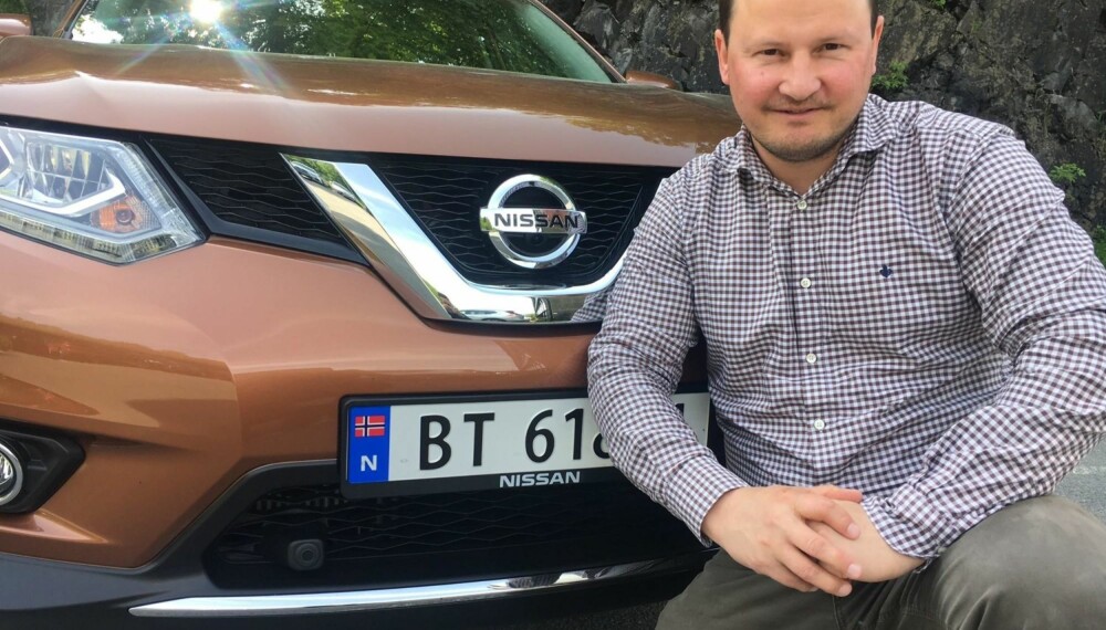 Kommunikasjonssjef i Nissan Norge, Knut Arne Marcussen, gleder seg over responsen på nye Nissan Leaf. Kommunikasjonssjef i Nissan Norge, Knut Arne Marcussen, gleder seg over responsen på nye Nissan Leaf.