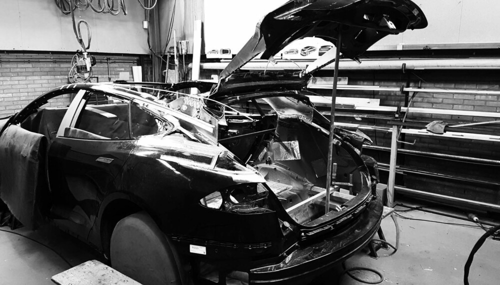 IN PROGRESS: Selve ombyggingen gjøres av verkstedet RemetzCar i Amsterdam, IN PROGRESS: Selve ombyggingen gjøres av verkstedet RemetzCar i Amsterdam,