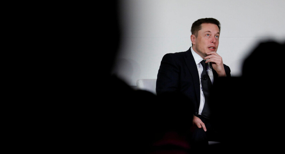 KAPPLØP MOT KLOKKA: Teslasjef Elon Musk advarte på kunder og investorer om et produksjonshelvete rundt Model 3. Nå må selskapet hans få fart på samlebåndene. KAPPLØP MOT KLOKKA: Teslasjef Elon Musk advarte på kunder og investorer om et produksjonshelvete rundt Model 3. Nå må selskapet hans få fart på samlebåndene.