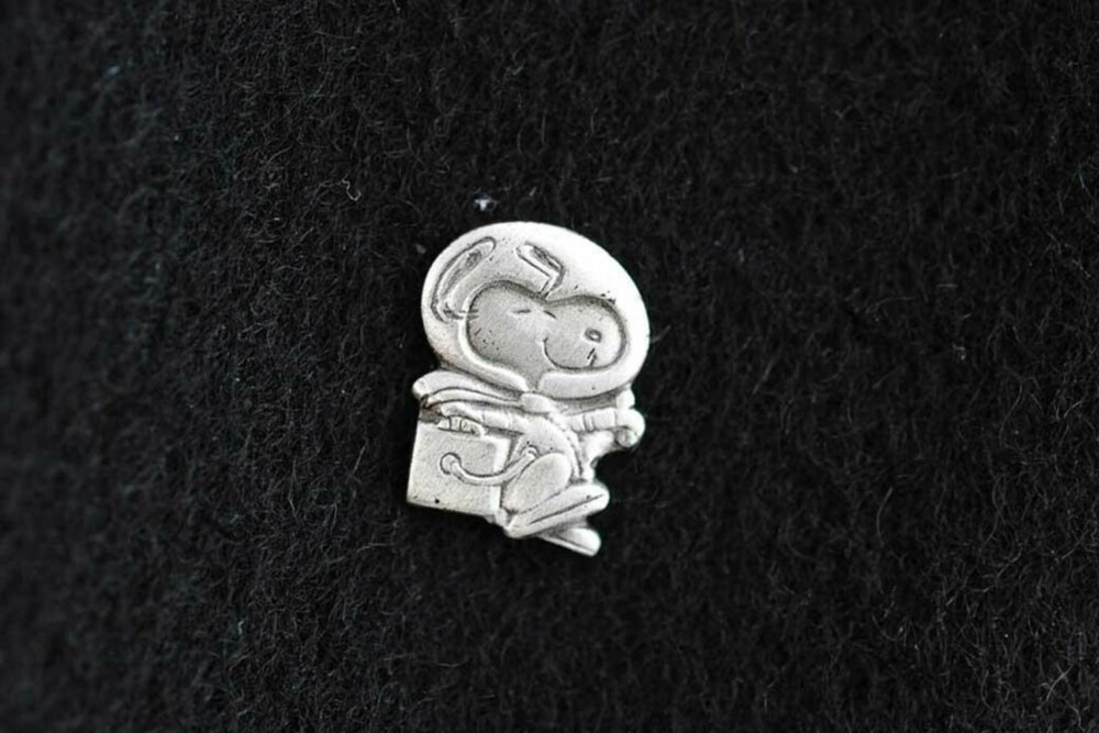 En Snoopy i sølv er et prestisjefull klapp på skulderen fra NASA. En Snoopy i sølv er et prestisjefull klapp på skulderen fra NASA.