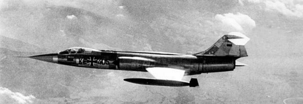 KREVENDE: F-104 Starfighter var et krevende jagerfly. Kombinasjonen med relativt uerfarne piloter ble ofte fatal. To ganger ble norsk luftrom utsatt for rene dødsferder med bevisstløse utenlandske piloter om bord. Ulykkesflyet hadde andre kjennetegn før det ble levert til JG31. Her fotografert ett år før den fatale turen. KREVENDE: F-104 Starfighter var et krevende jagerfly. Kombinasjonen med relativt uerfarne piloter ble ofte fatal. To ganger ble norsk luftrom utsatt for rene dødsferder med bevisstløse utenlandske piloter om bord. Ulykkesflyet hadde andre kjennetegn før det ble levert til JG31. Her fotografert ett år før den fatale turen.